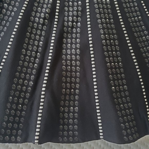 NWT Printed Sweater Skirt Elastic Waist (Fits XS) - Picture 3 of 9